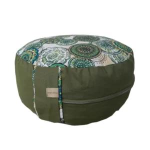 olív zöld mandalás párna